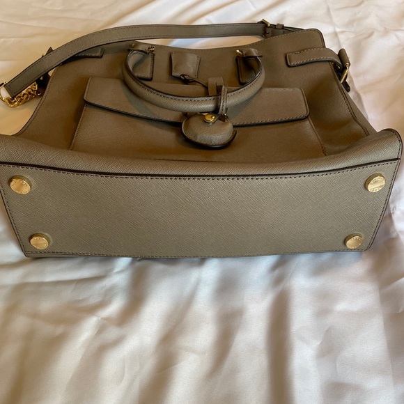 HP ๐ Michael Kors Emma North South Tote - Picture 8 of 10